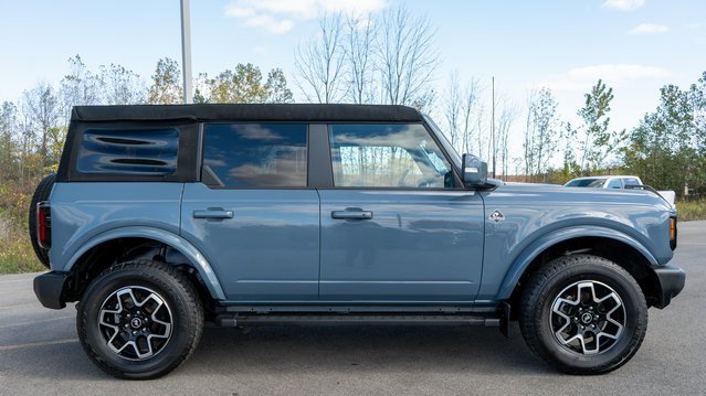 Used 2023 Ford Bronco Outer Banks image 5