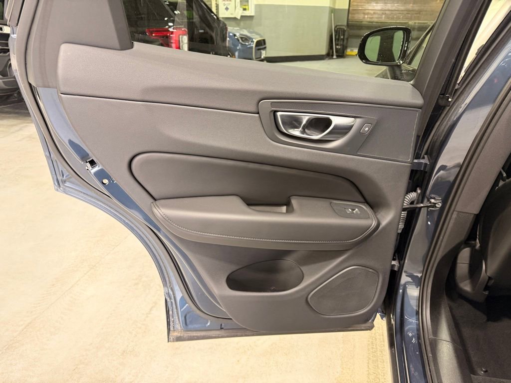 Used 2025 Volvo XC60 B5 Core w/ Climate Package image 19