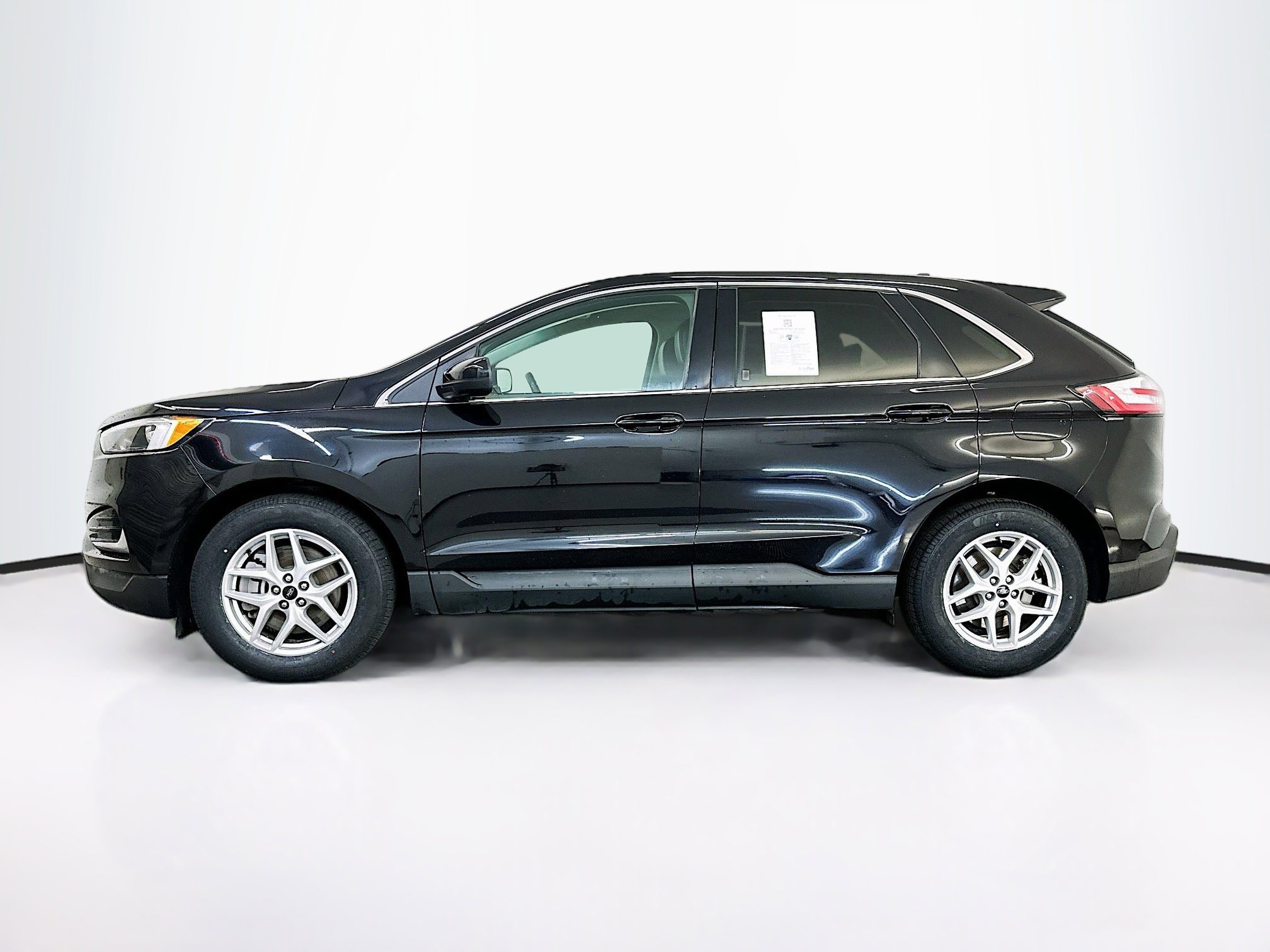 Used 2024 Ford Edge SEL image 4