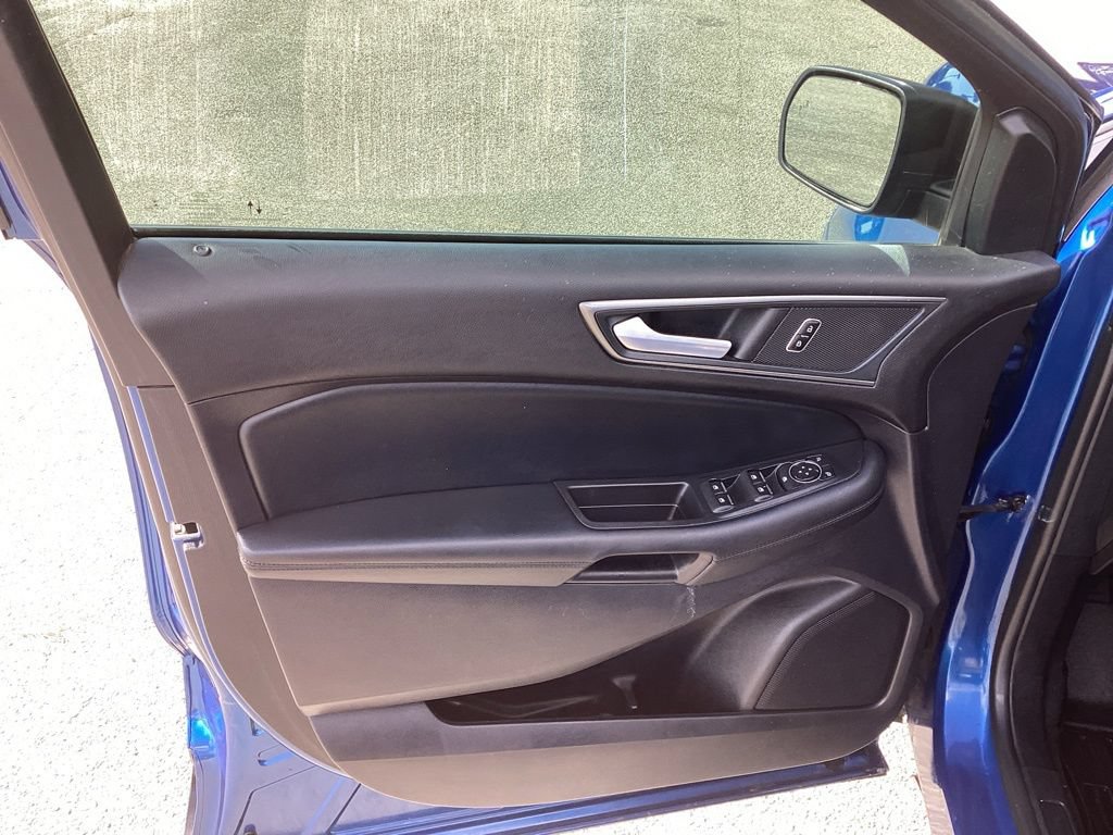 Used 2020 Ford Edge SE w/ Cargo Accessory Package FWD image 27