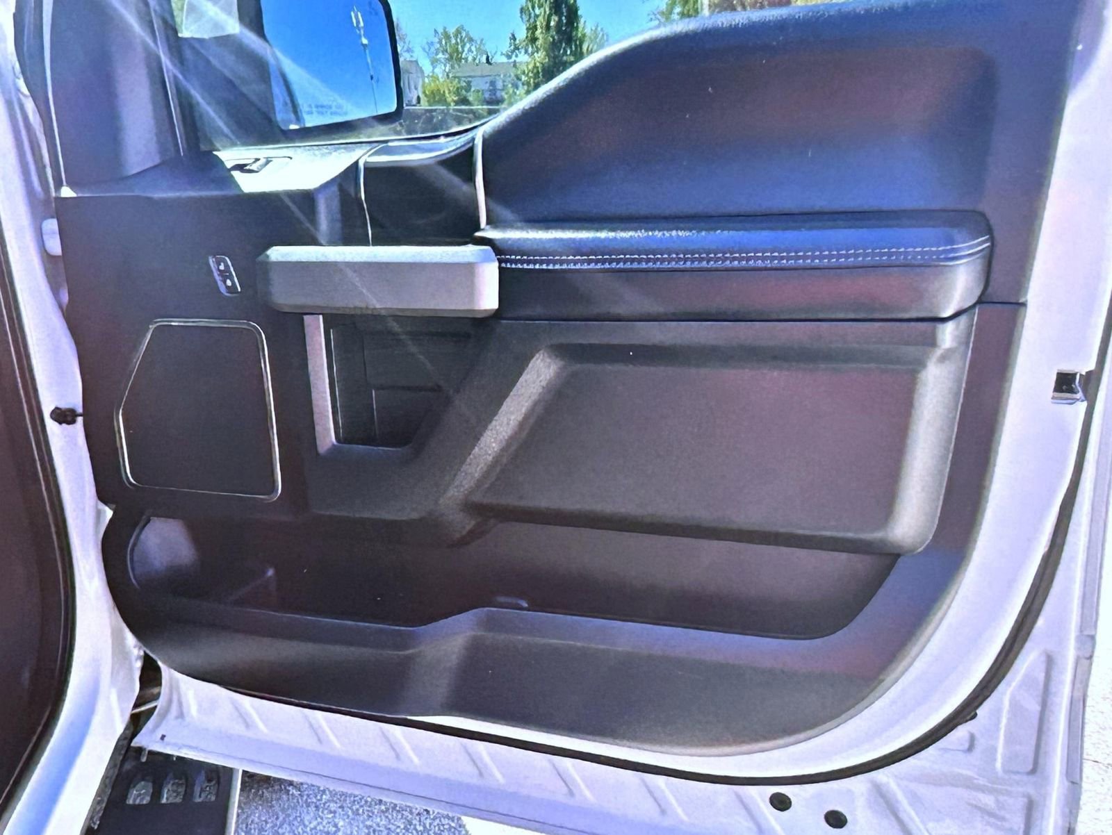 Used 2020 Ford F150 Raptor w/ Equipment Group 802A Luxury AWD/4WD image 16