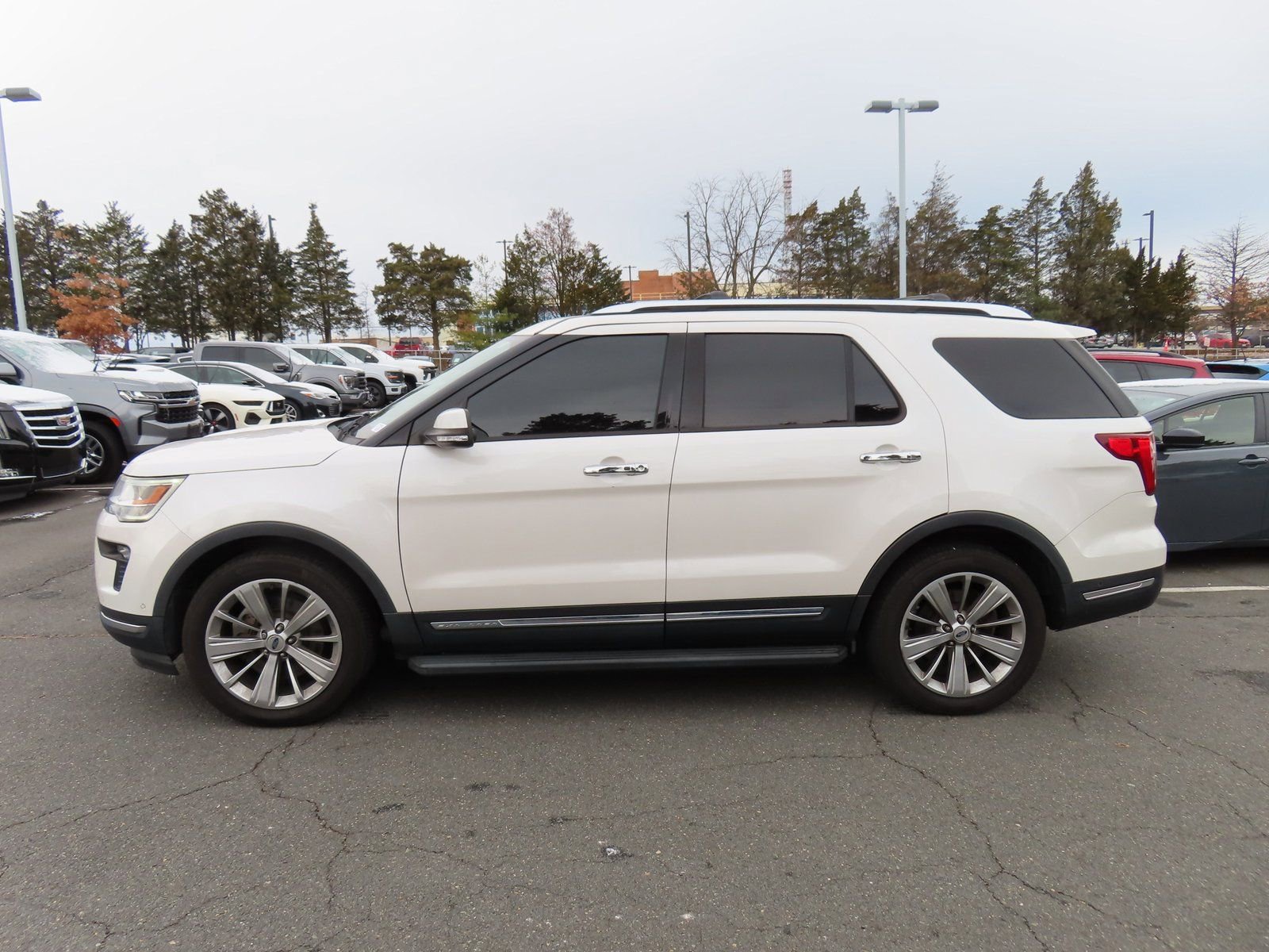 Used 2018 Ford Explorer Limited w/ Equipment Group 301A image 8