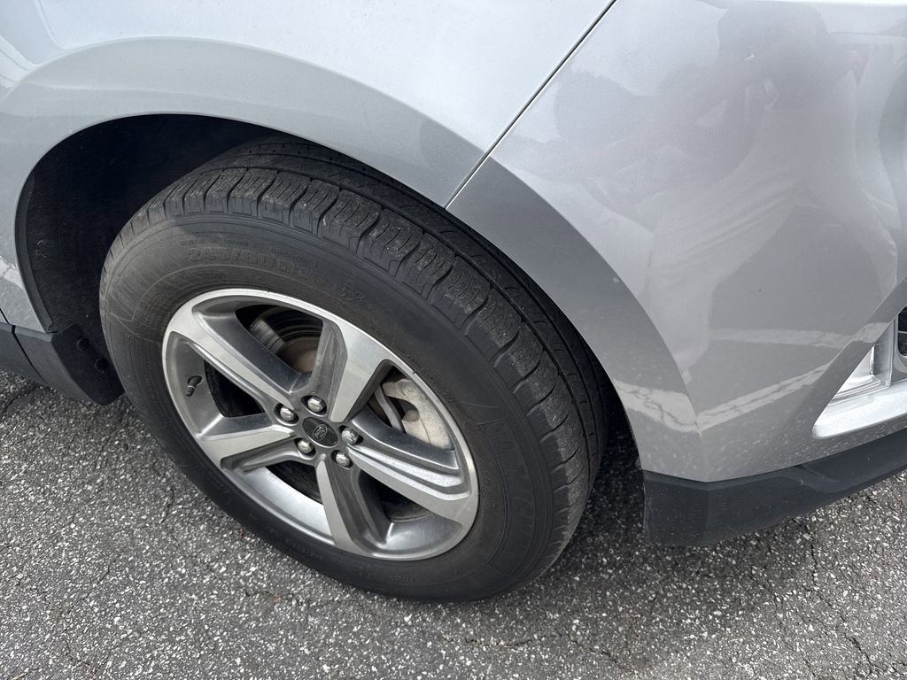 Used 2023 Ford Edge SEL w/ Convenience Package image 2