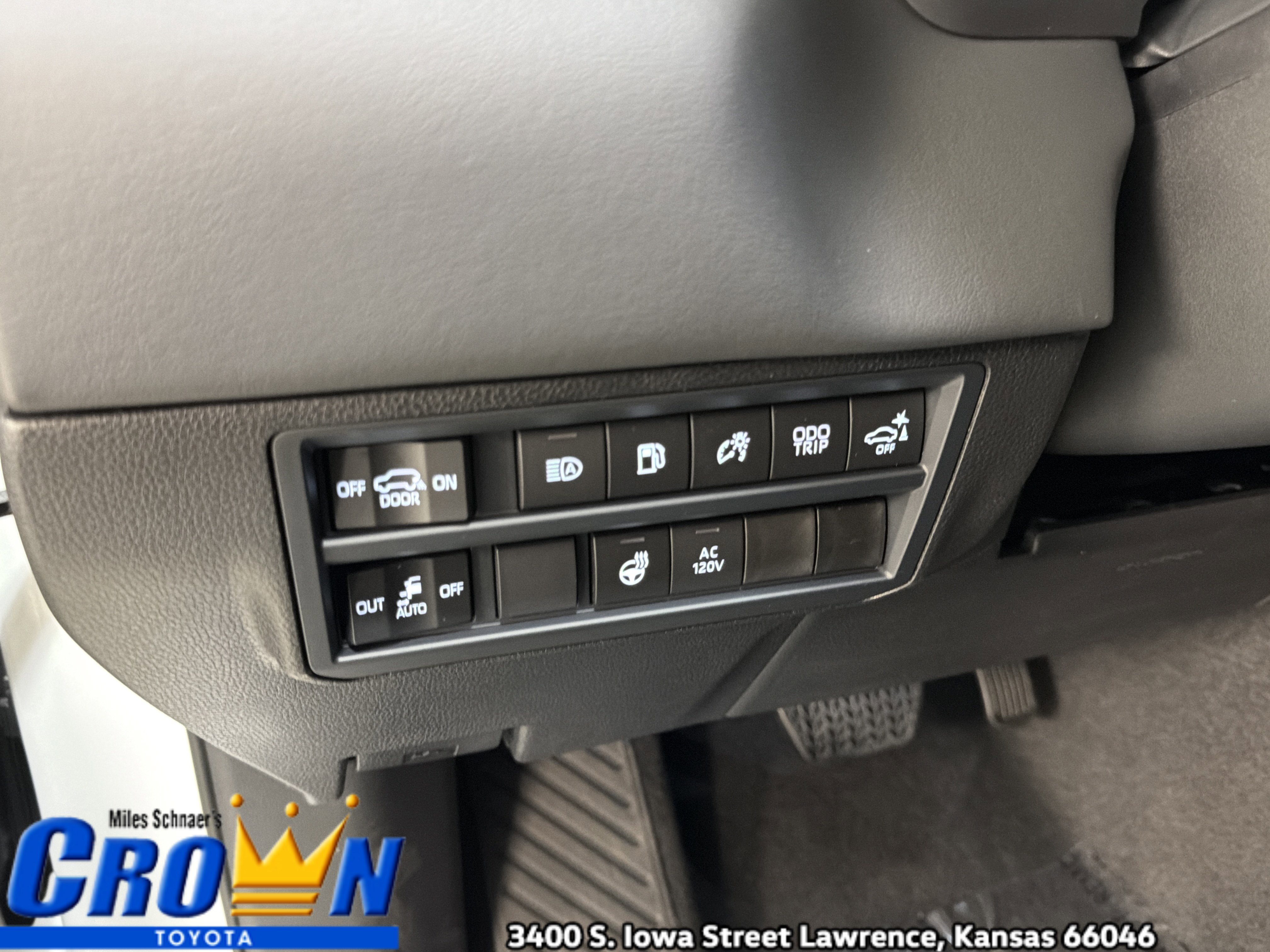 New 2026 Toyota Sequoia Platinum image 36