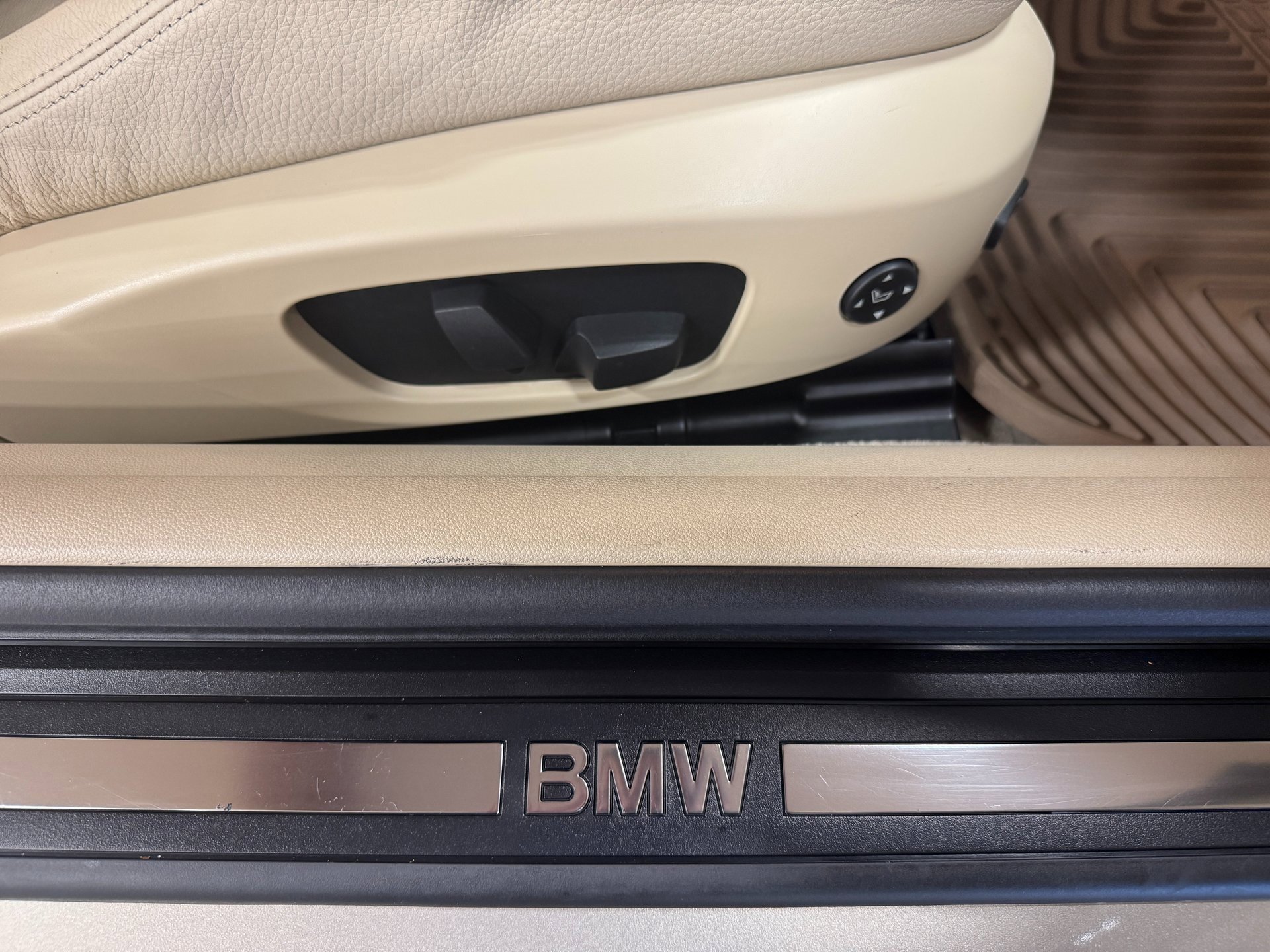 Used 2008 BMW 335i Convertible image 37