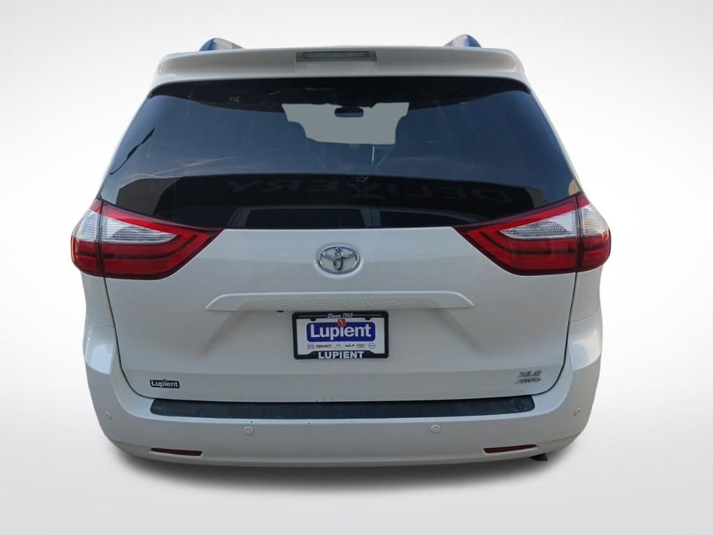 Used 2015 Toyota Sienna XLE Premium image 27
