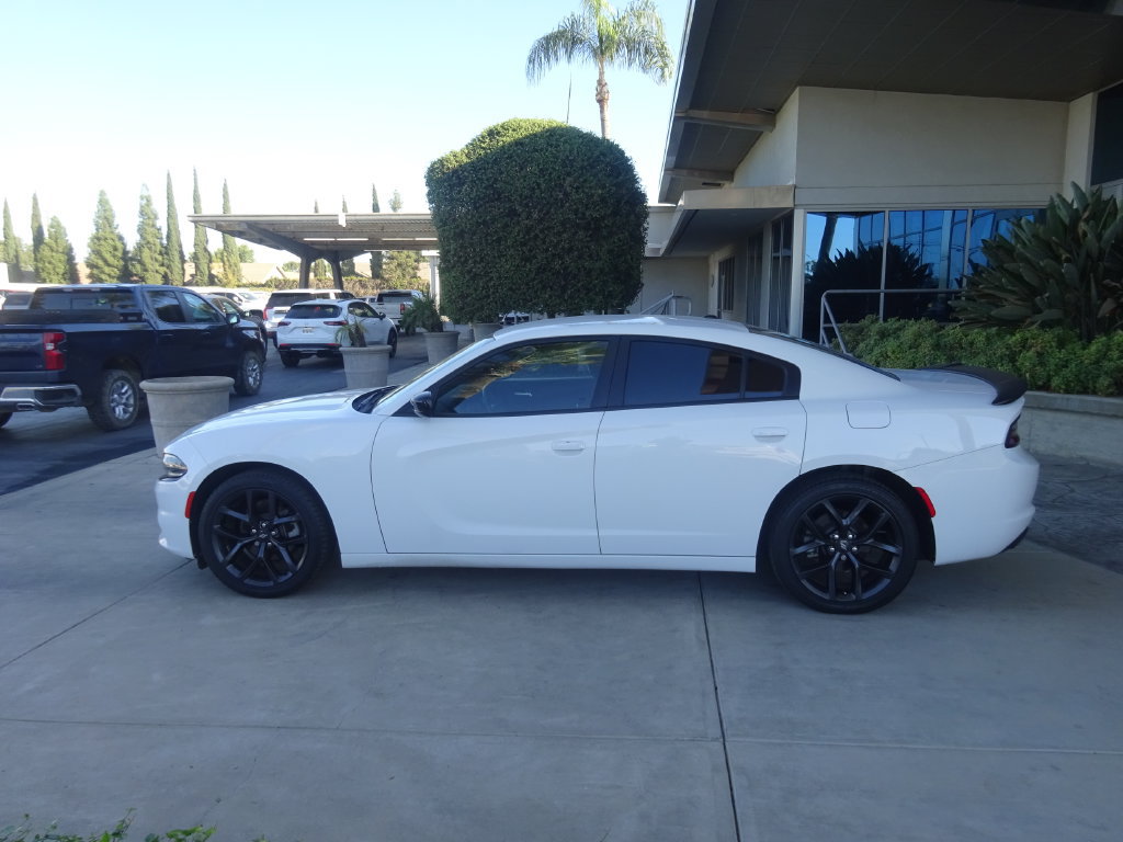 Used 2021 Dodge Charger SXT w/ Blacktop Package RWD image 4