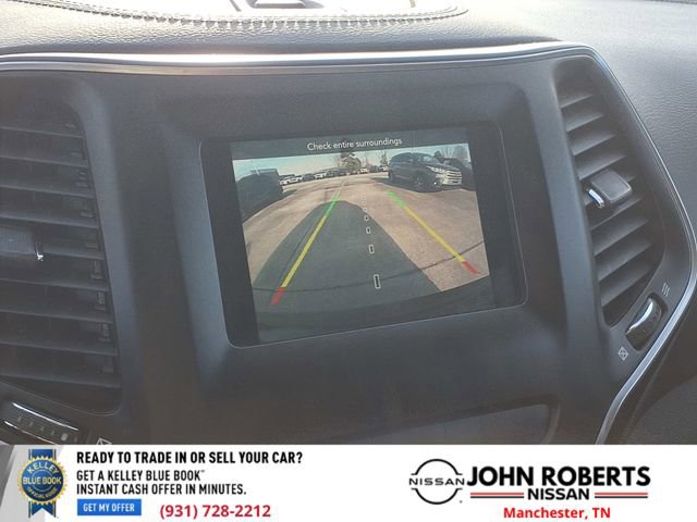 Used 2020 Jeep Cherokee Latitude w/ Mopar Interior Package image 7