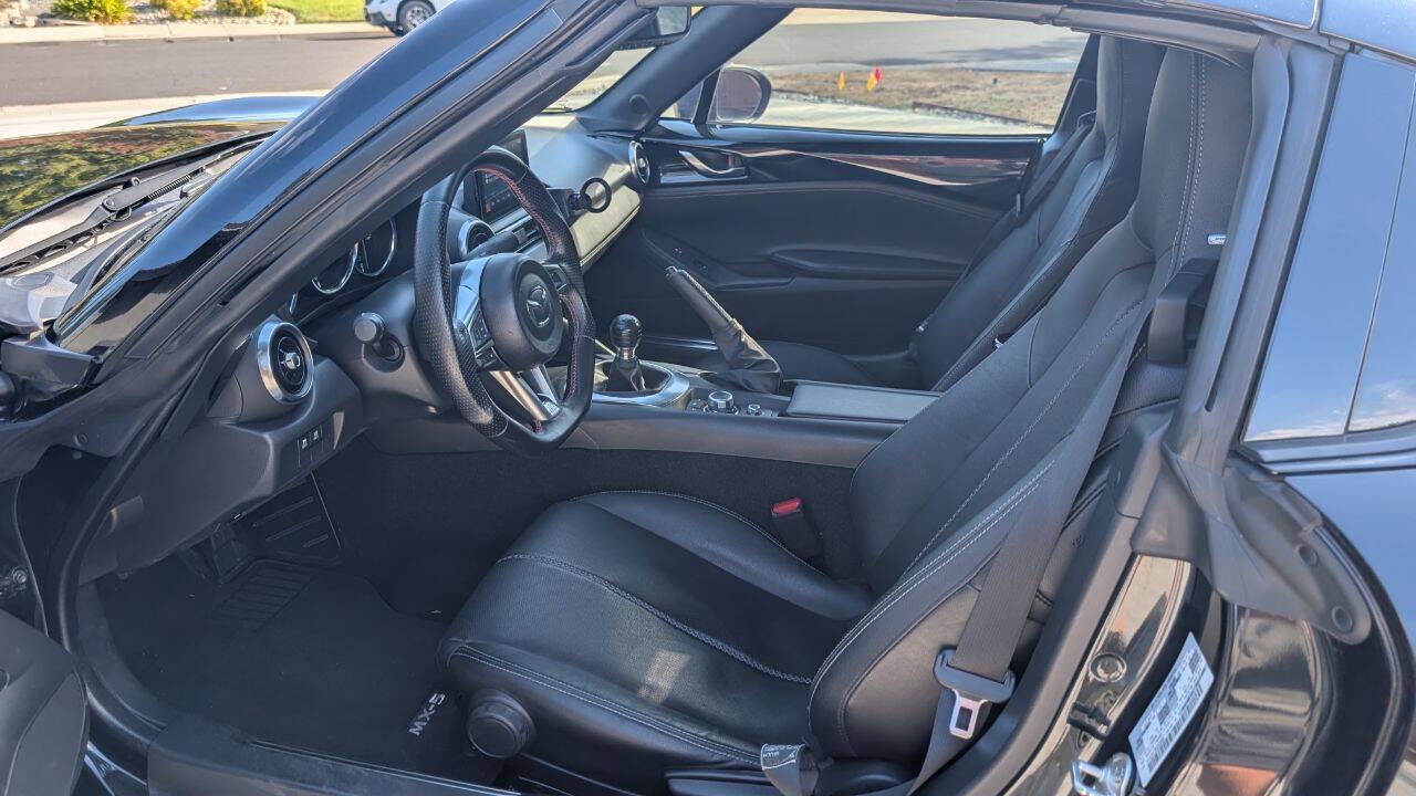 Used 2022 MAZDA MX-5 Miata RF Grand Touring RWD image 13