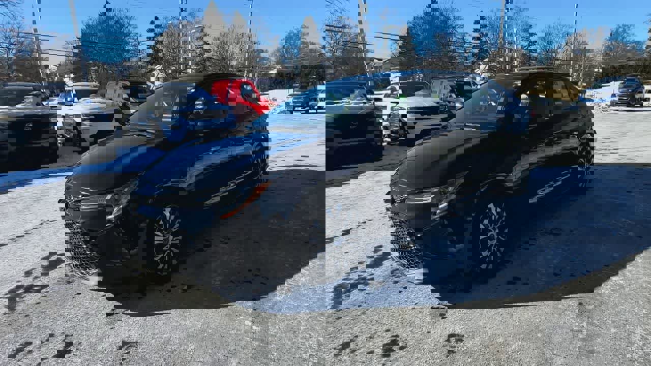 Used 2022 Toyota Corolla LE image 4