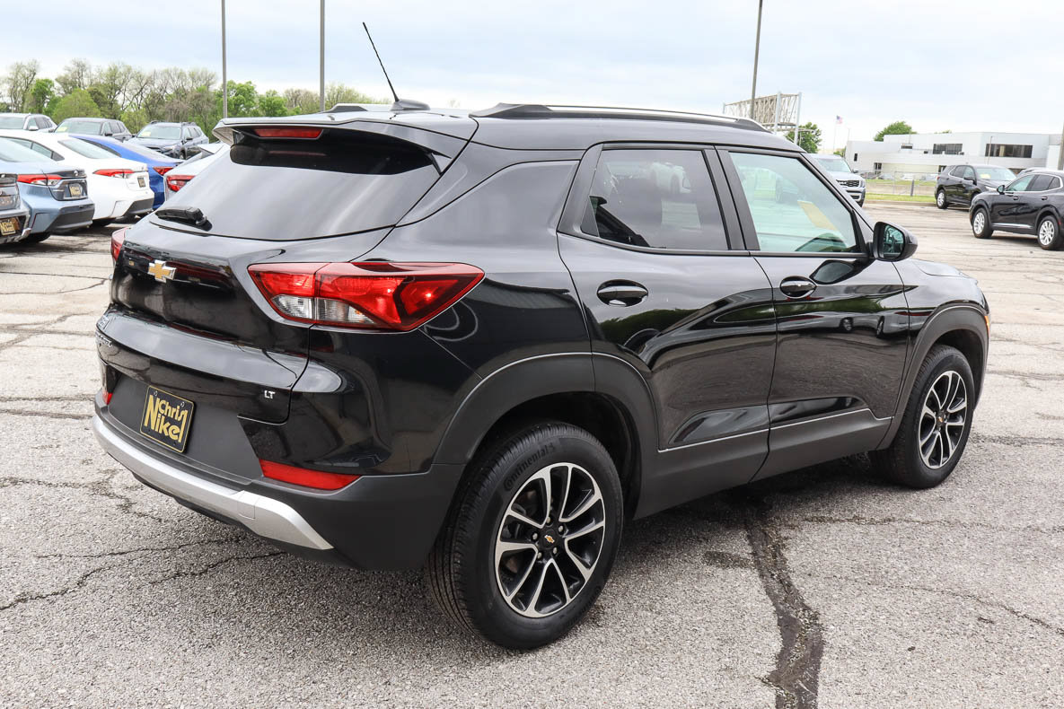 Used 2025 Chevrolet TrailBlazer LT AWD/4WD image 4