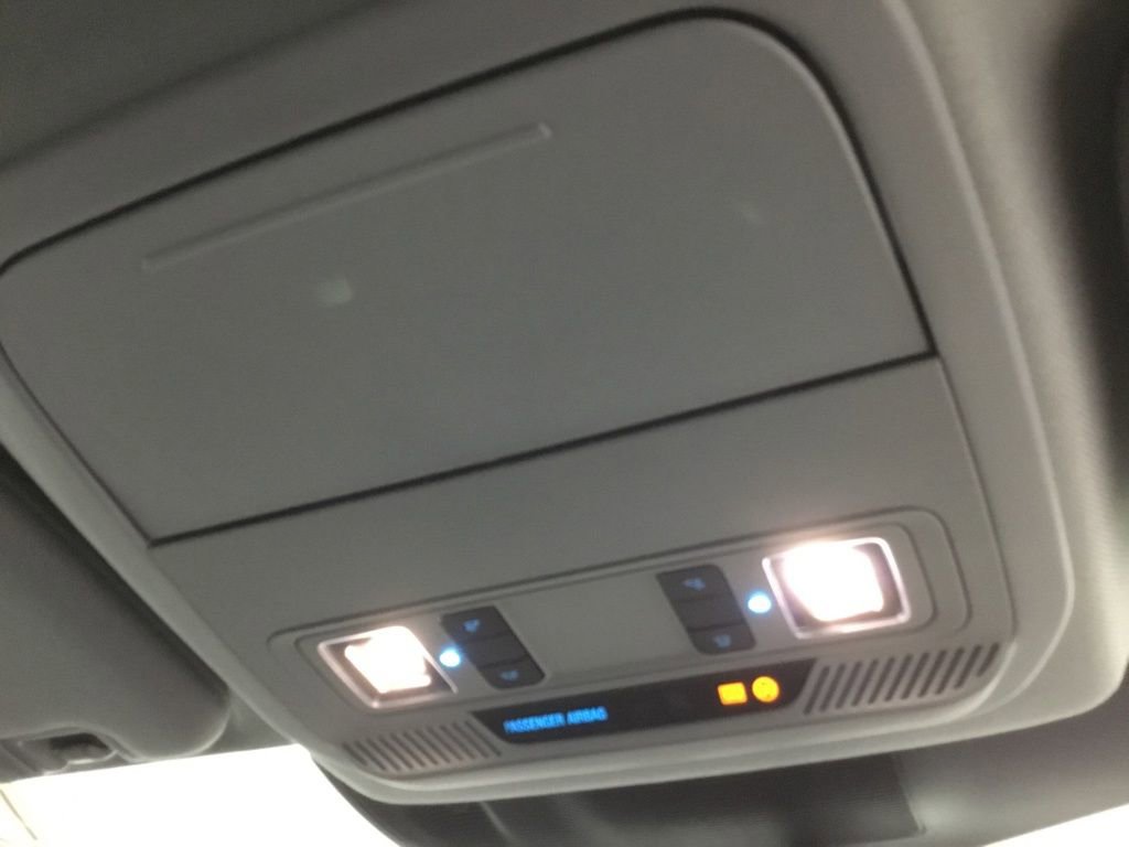 Used 2022 Ford Explorer XLT image 32