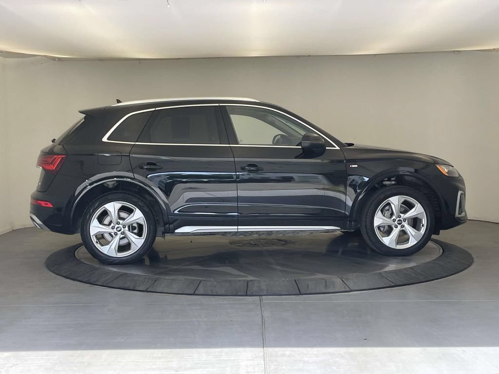Certified 2025 Audi Q5 2.0T Premium Plus w/ Premium Plus Package AWD/4WD image 8