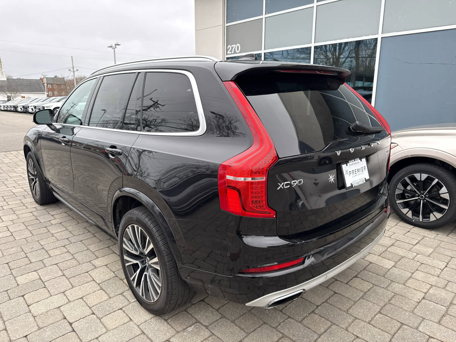 Used 2021 Volvo XC90 T6 Momentum image 13