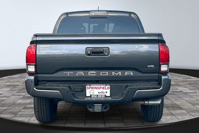 Used 2018 Toyota Tacoma TRD Sport w/ TRD Premium Sport Package image 5