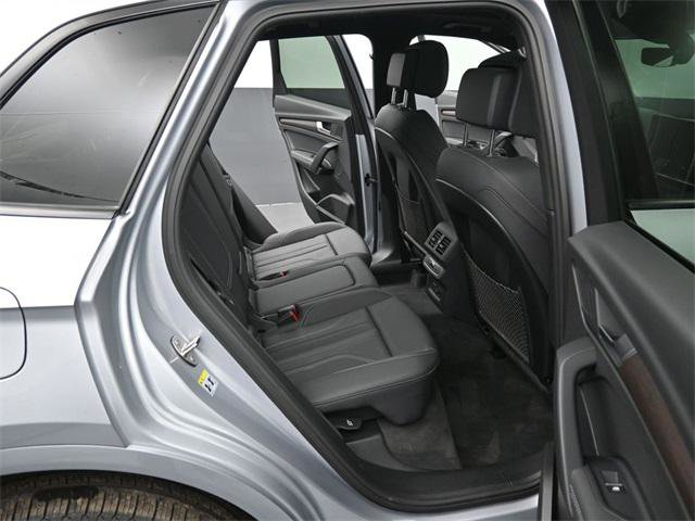 Used 2024 Audi Q5 e Premium Plus w/ Premium Plus Package image 33
