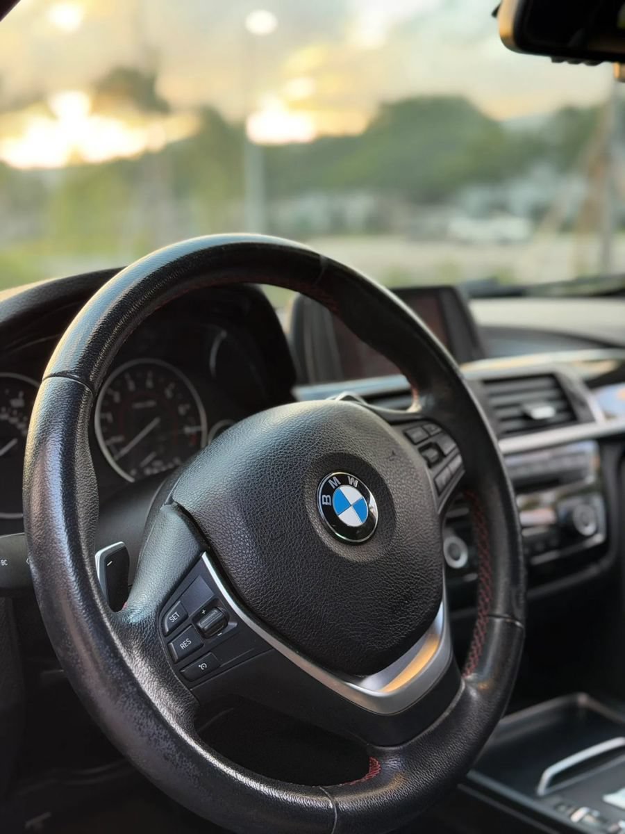 Used 2018 BMW 330i xDrive Sedan AWD/4WD image 15