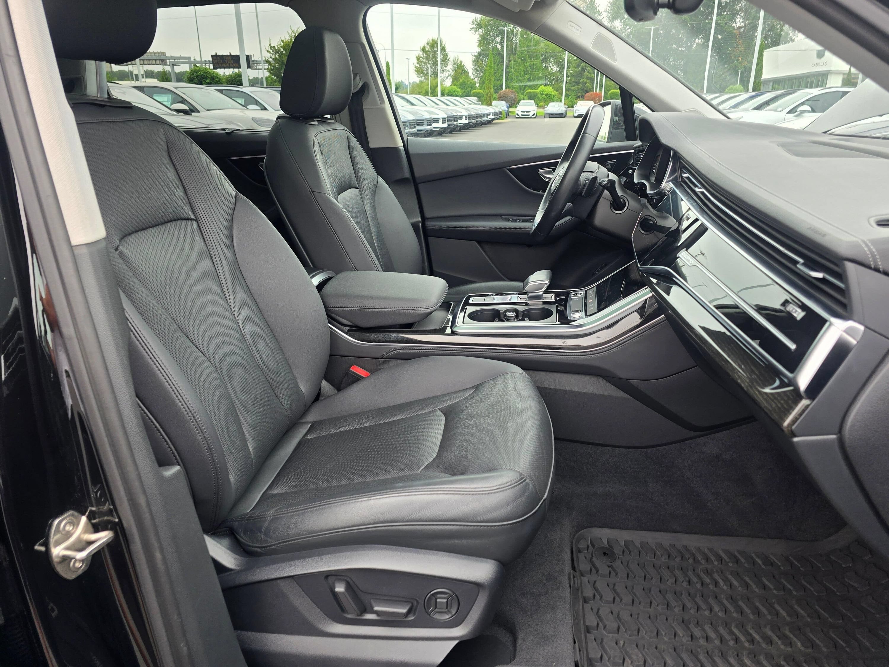 Used 2023 Audi Q7 3.0T Premium Plus w/ Premium Plus Package AWD/4WD image 28