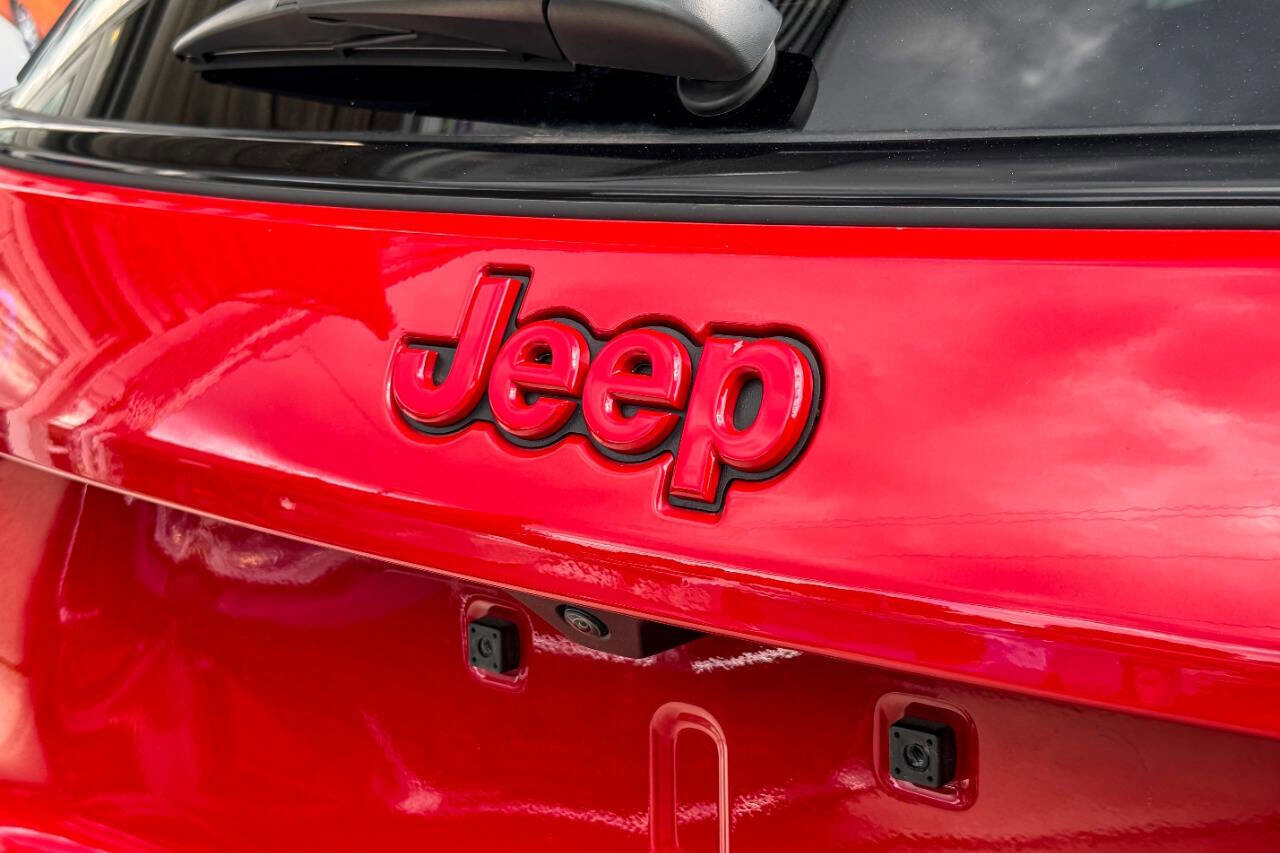 Used 2024 Jeep Compass Limited w/ Sun and Sound Group image 35