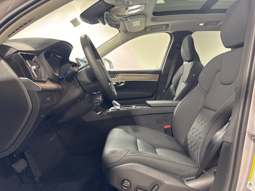 New 2026 Volvo XC90 B6 Plus w/ Protection Package AWD/4WD image 19