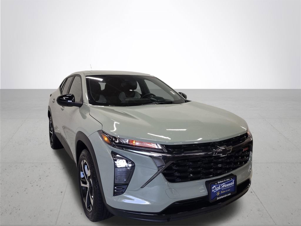 Used 2024 Chevrolet Trax RS FWD image 4