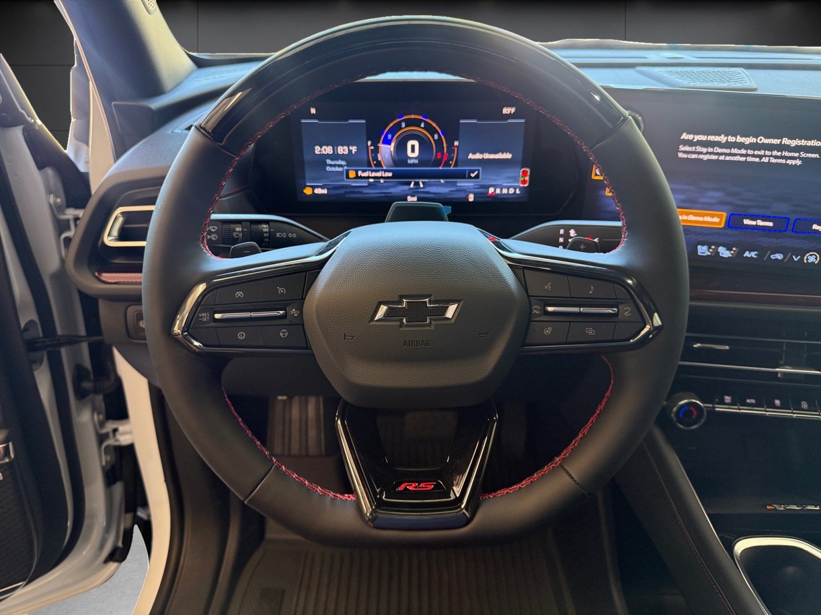 New 2027 Chevrolet Traverse RS w/ LPO, Floor Liner Package FWD image 23