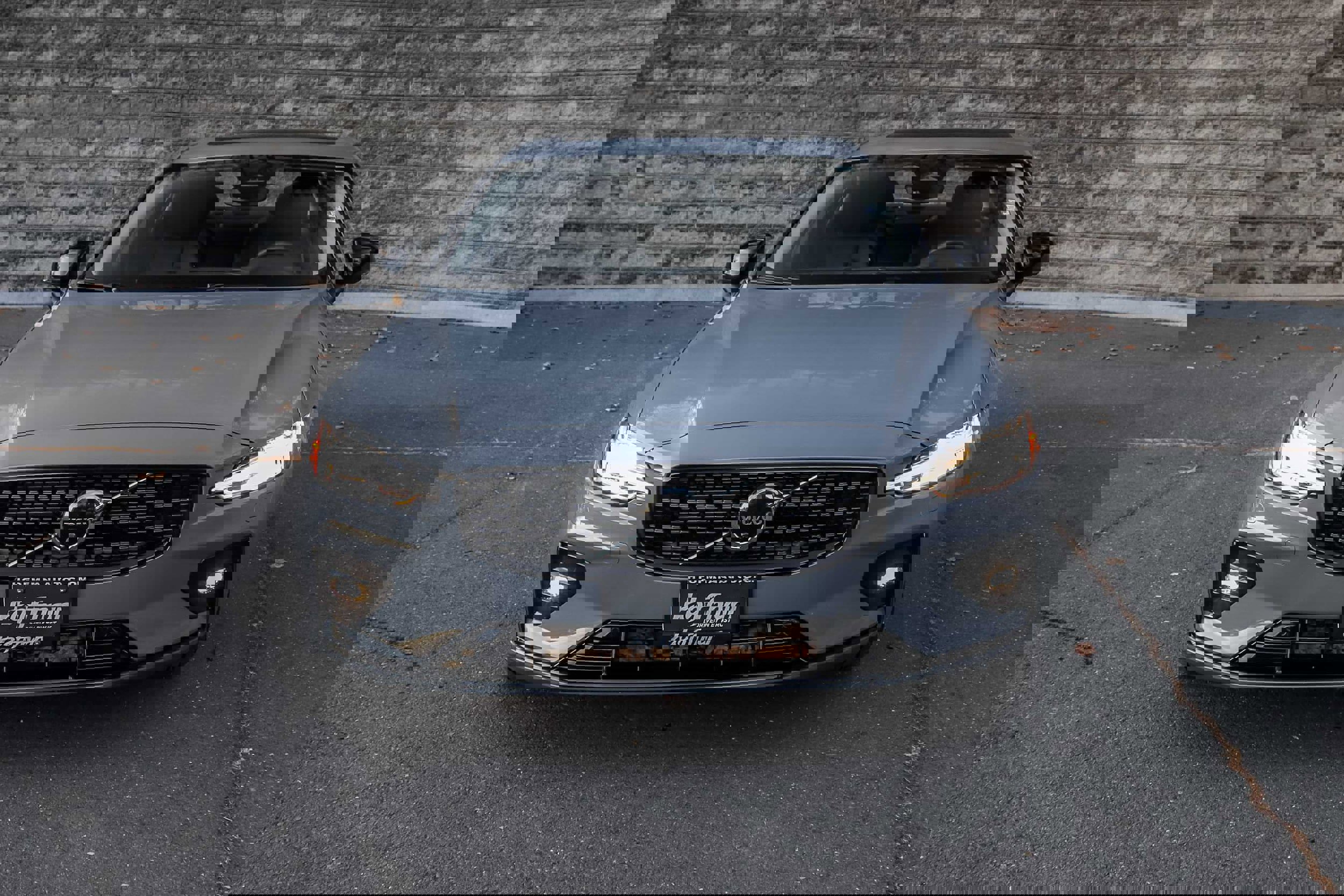 Used 2023 Volvo S60 B5 Plus w/ Climate Package image 3