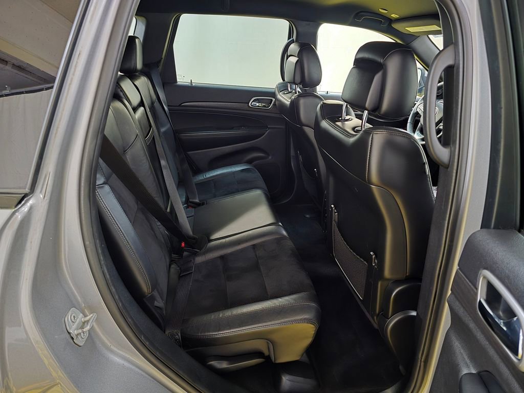 Used 2018 Jeep Grand Cherokee Altitude image 12