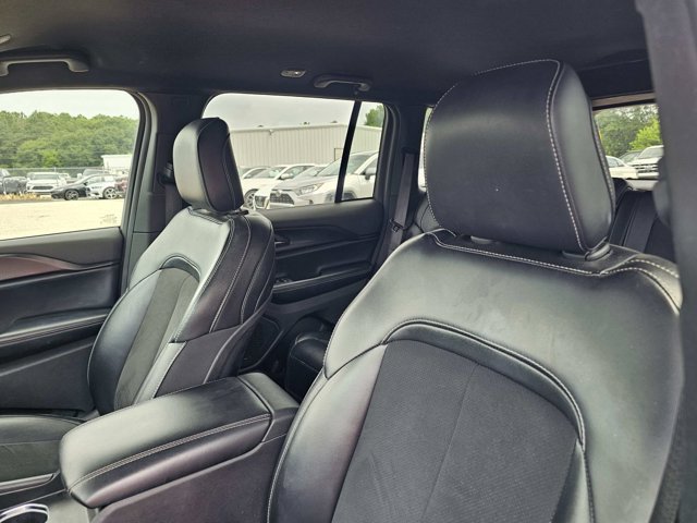 Used 2024 Jeep Grand Cherokee Altitude AWD/4WD image 17