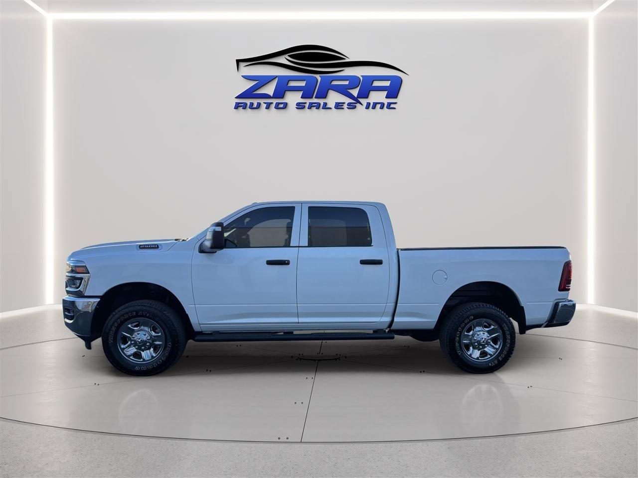 Used 2026 RAM 2500 Tradesman AWD/4WD image 4