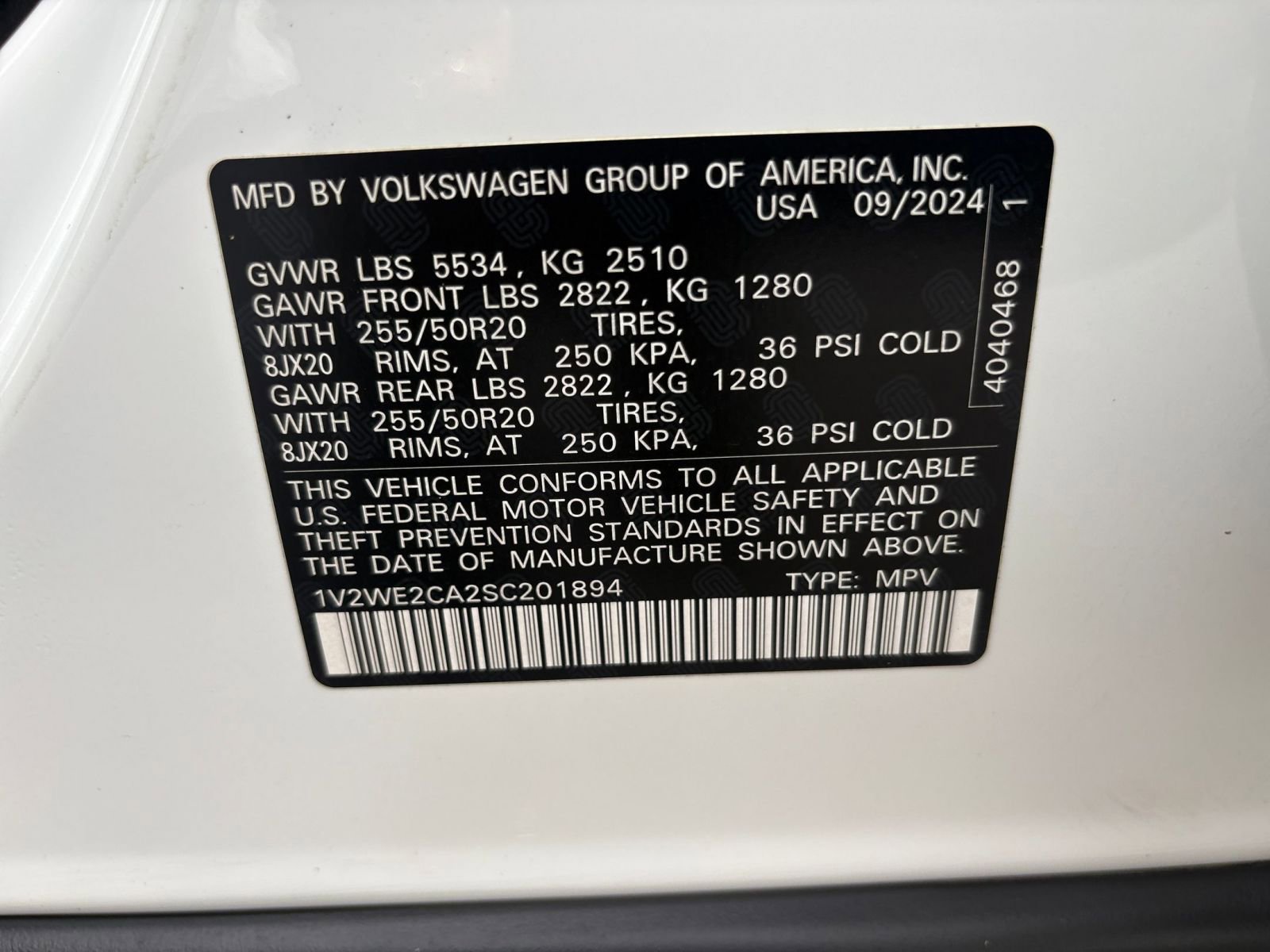 Used 2025 Volkswagen Atlas Cross Sport SE FWD image 32
