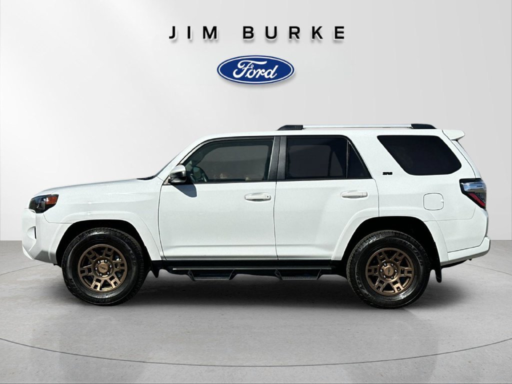 Used 2024 Toyota 4Runner SR5 RWD image 2