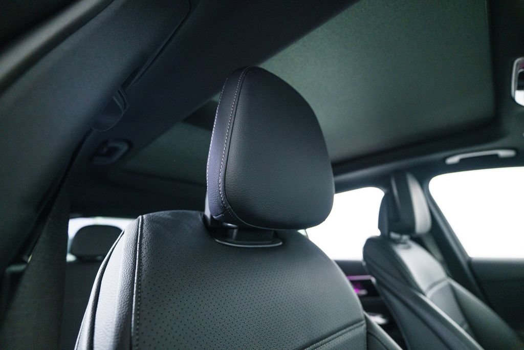 Certified 2025 Mercedes-Benz GLC 300 4MATIC image 17