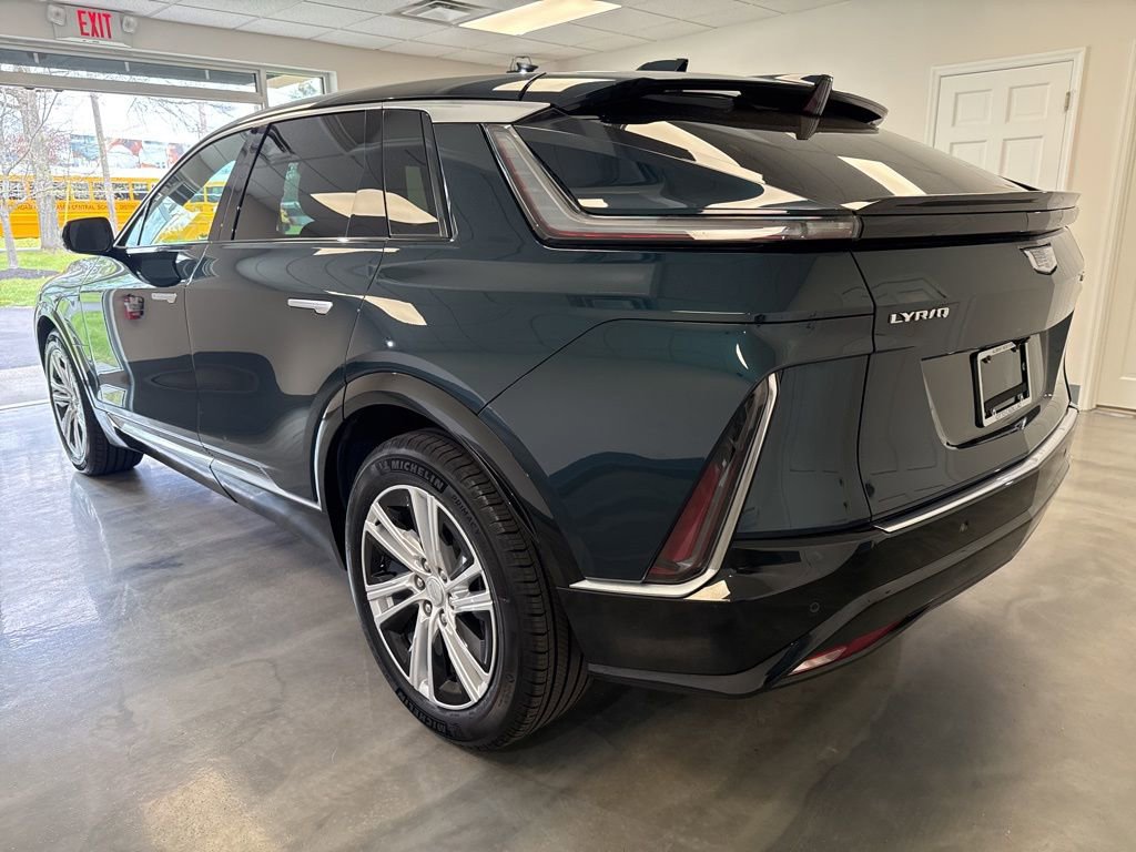 Certified 2024 Cadillac Lyriq Tech AWD/4WD image 4