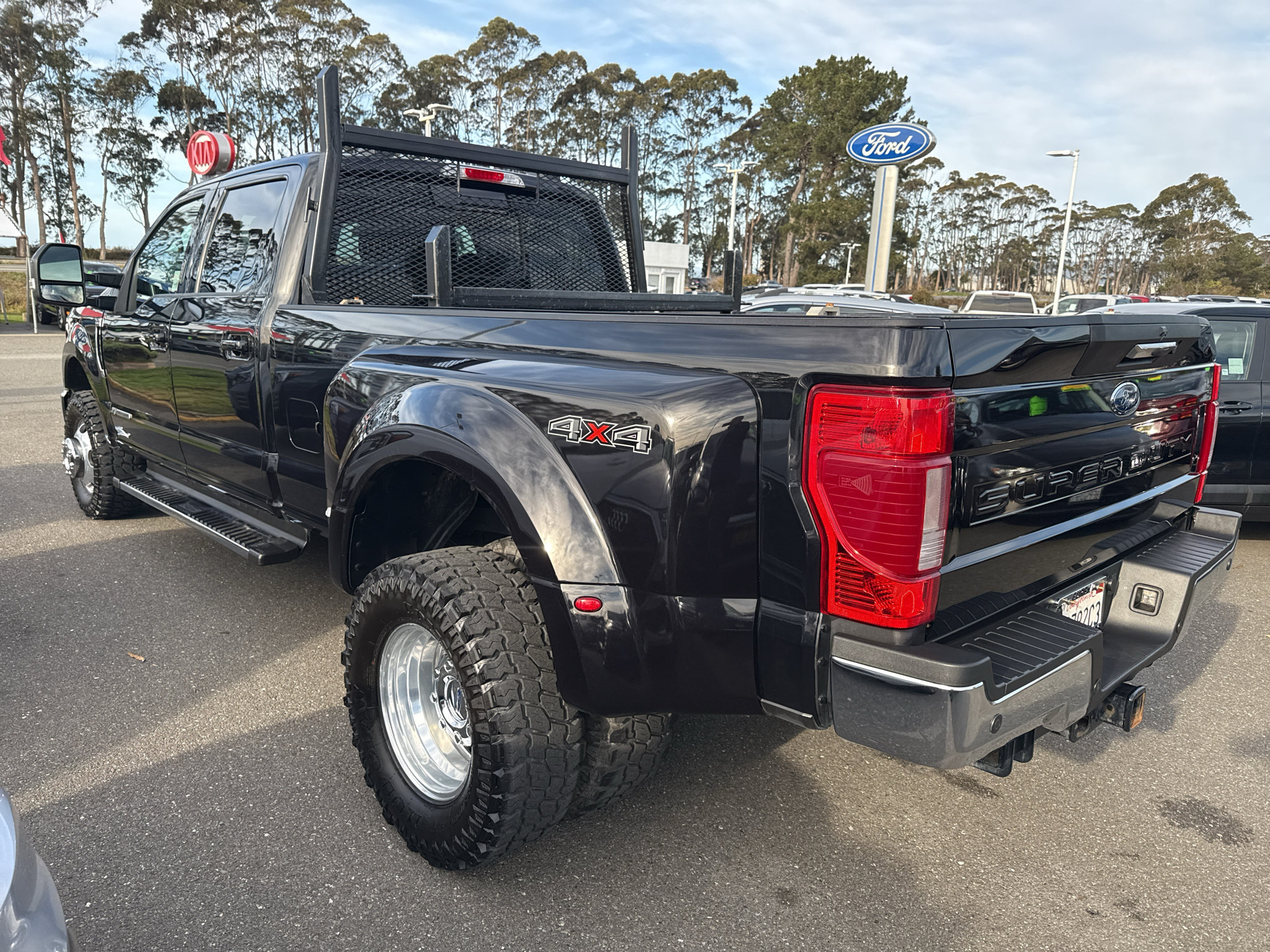 Used 2020 Ford F350 Lariat AWD/4WD image 9