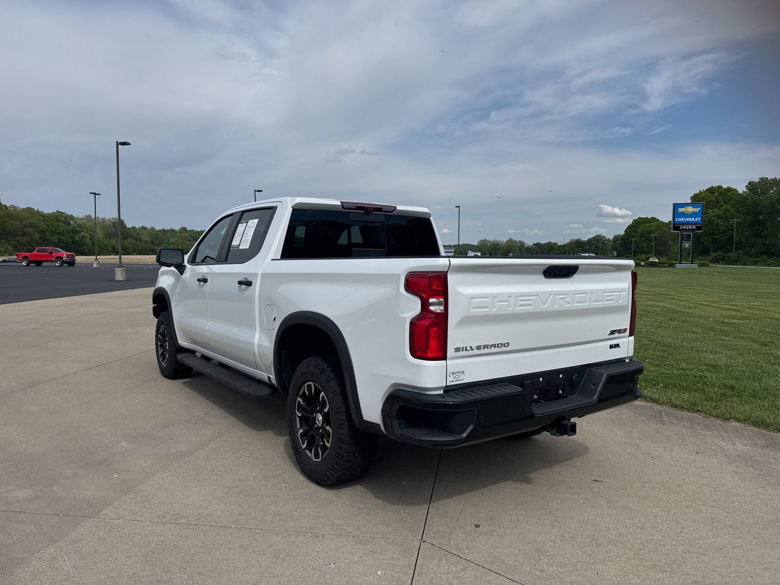 Used 2024 Chevrolet Silverado 1500 ZR2 w/ Technology Package AWD/4WD image 9