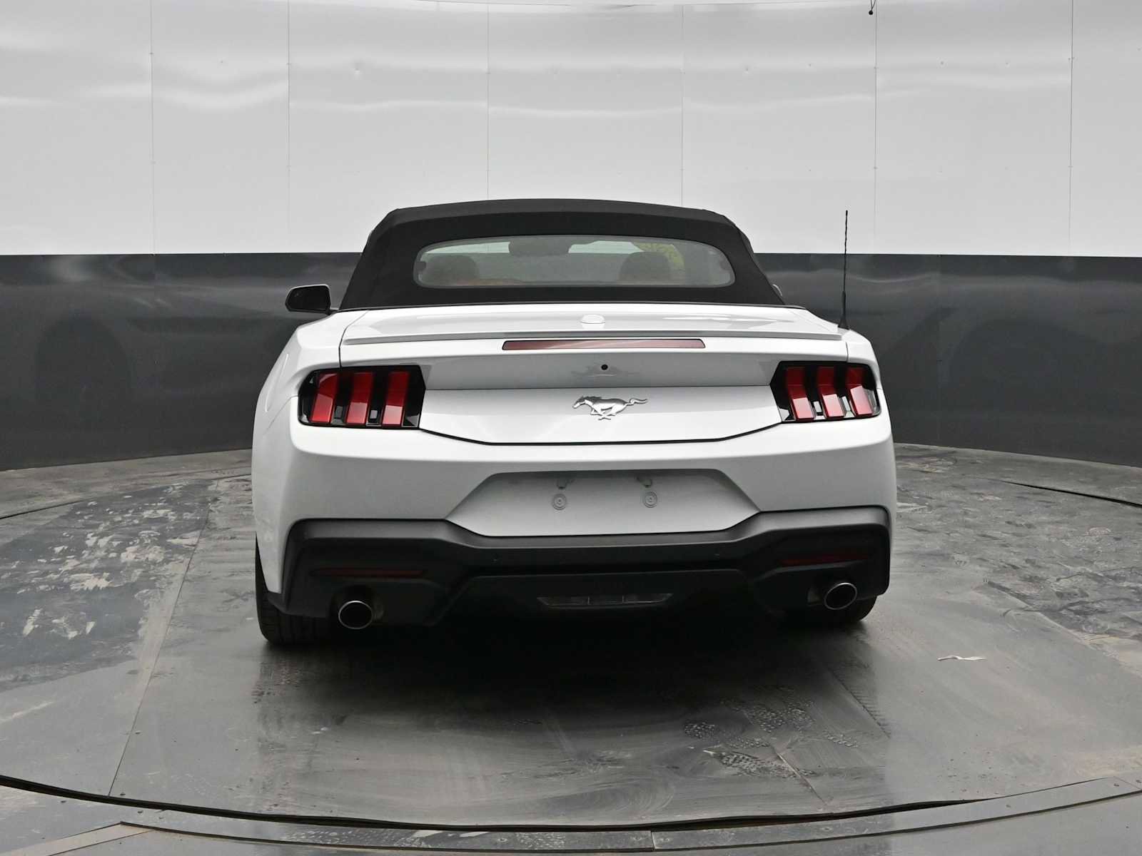 Used 2024 Ford Mustang Premium image 7