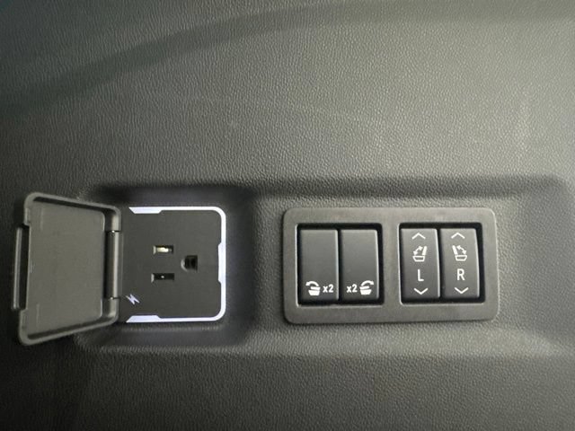 New 2026 Chevrolet Suburban Premier w/ Sun And Tow Package AWD/4WD image 33