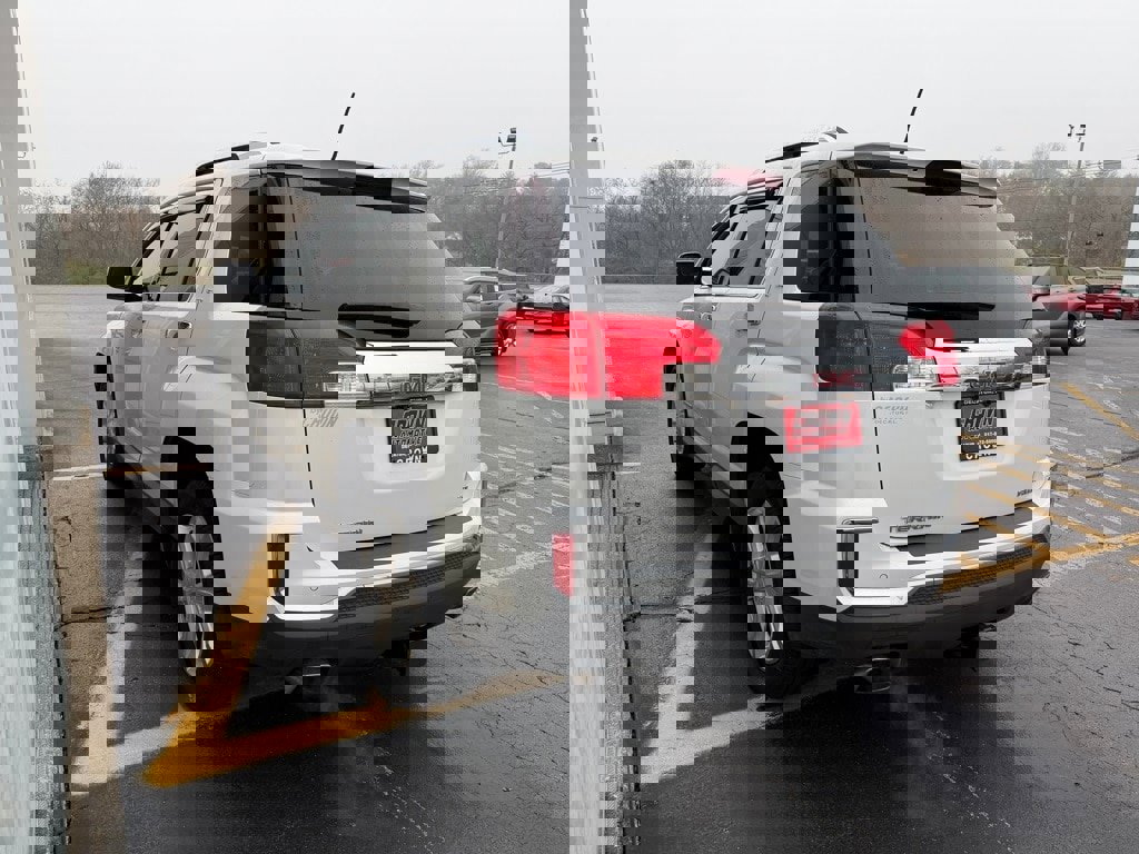 Used 2017 GMC Terrain SLT w/ Open Road Package image 7