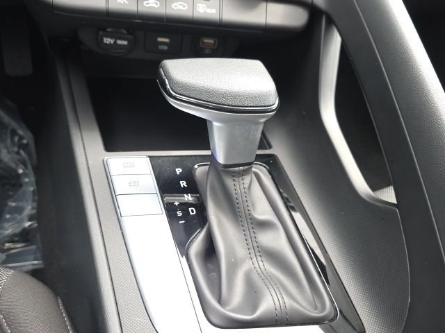 Certified 2023 Hyundai Elantra SE image 12