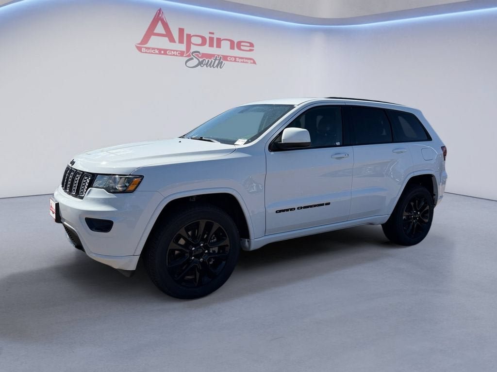 Used 2022 Jeep Grand Cherokee Laredo X AWD/4WD image 1