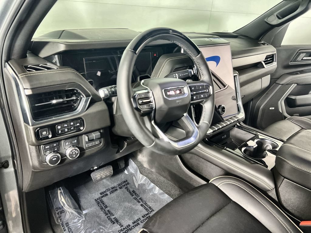 Used 2025 GMC Yukon Elevation w/ Elevation Premium Package AWD/4WD image 11
