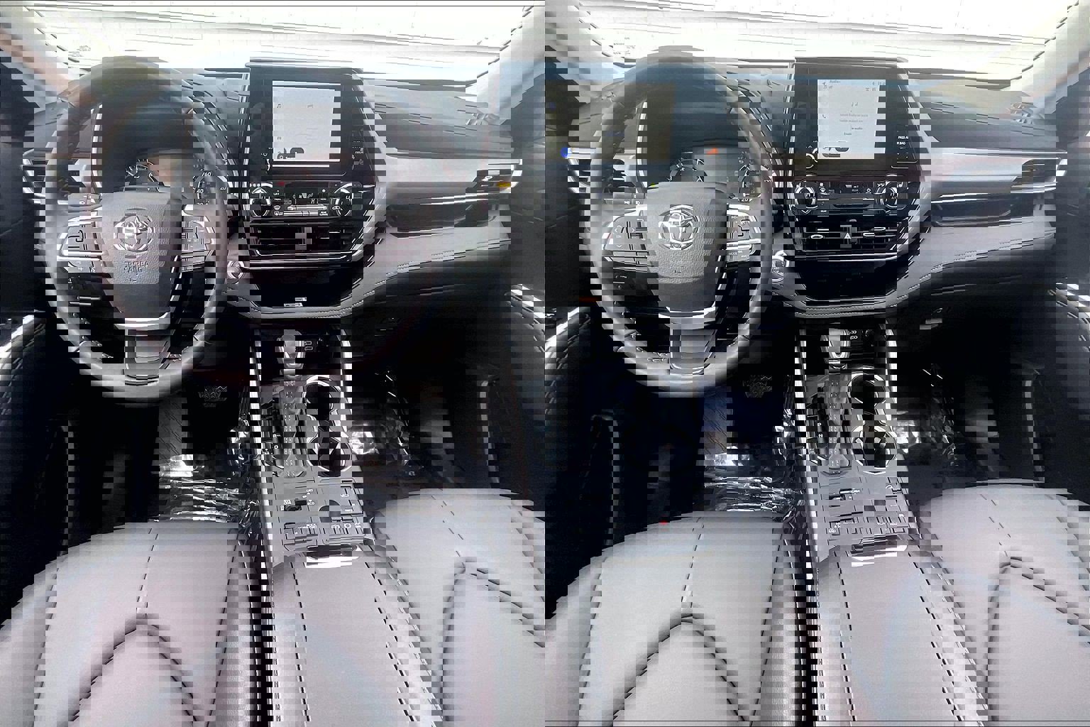 Used 2025 Toyota Highlander XLE image 19