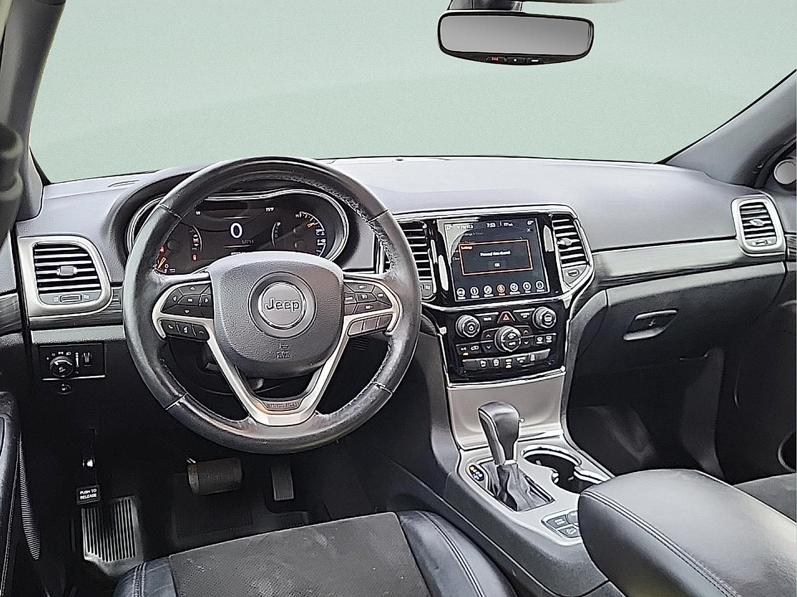 Used 2019 Jeep Grand Cherokee Altitude AWD/4WD image 16