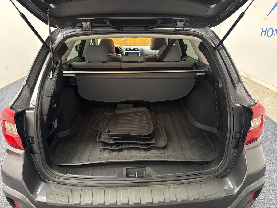 Used 2018 Subaru Outback 2.5i Premium image 11