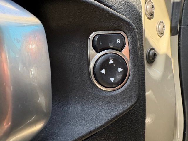 Used 2022 Jeep Gladiator Rubicon w/ LED Lighting Group AWD/4WD image 13