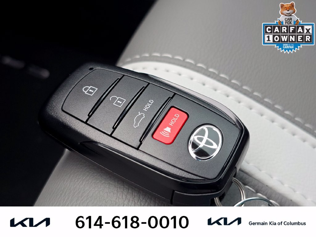 Used 2026 Toyota Camry SE FWD image 33