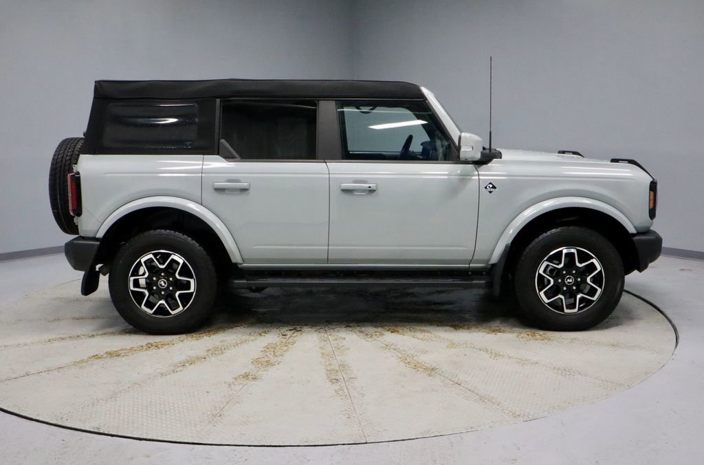 Used 2023 Ford Bronco Outer Banks image 14