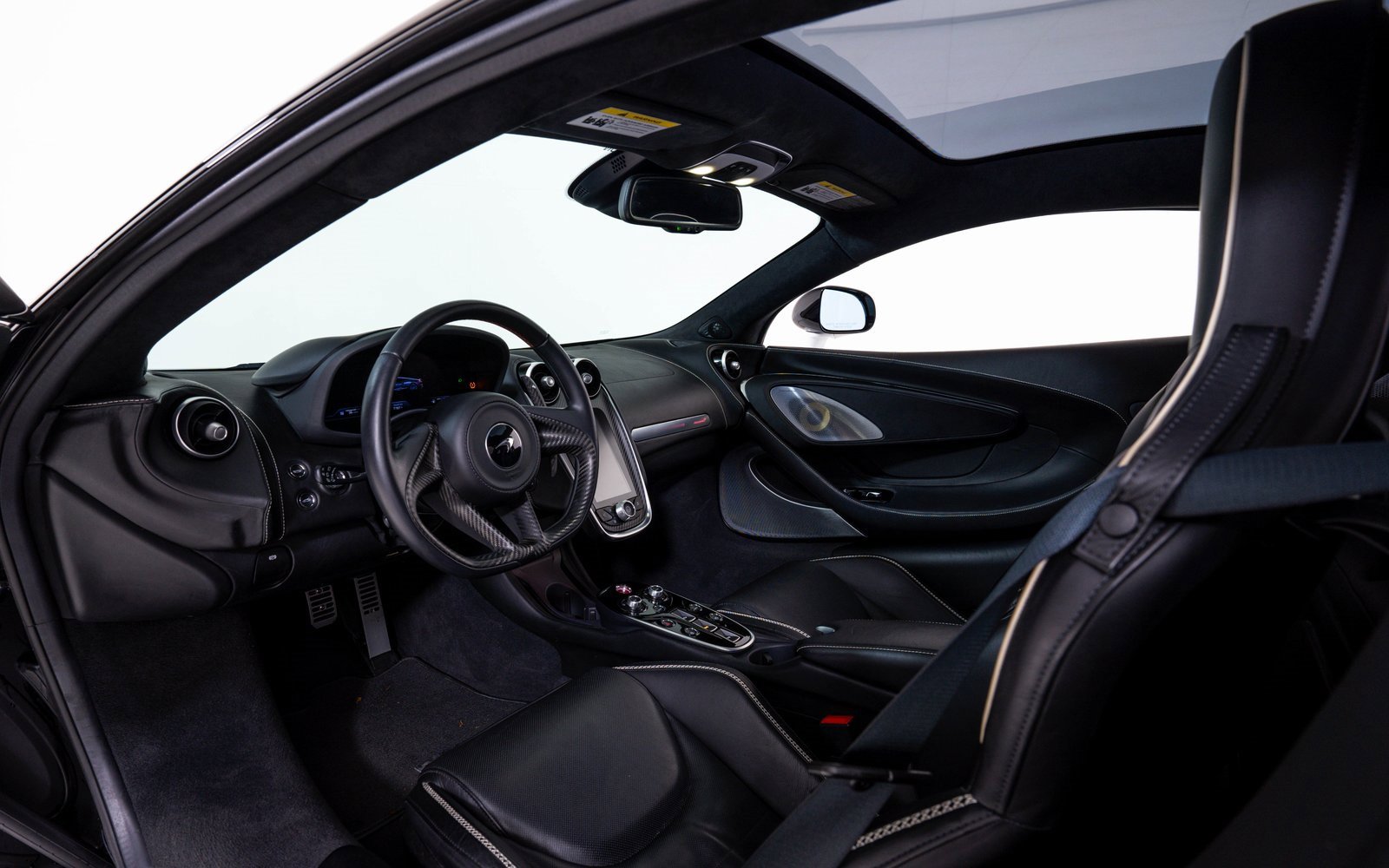 Used 2023 McLaren GT image 18