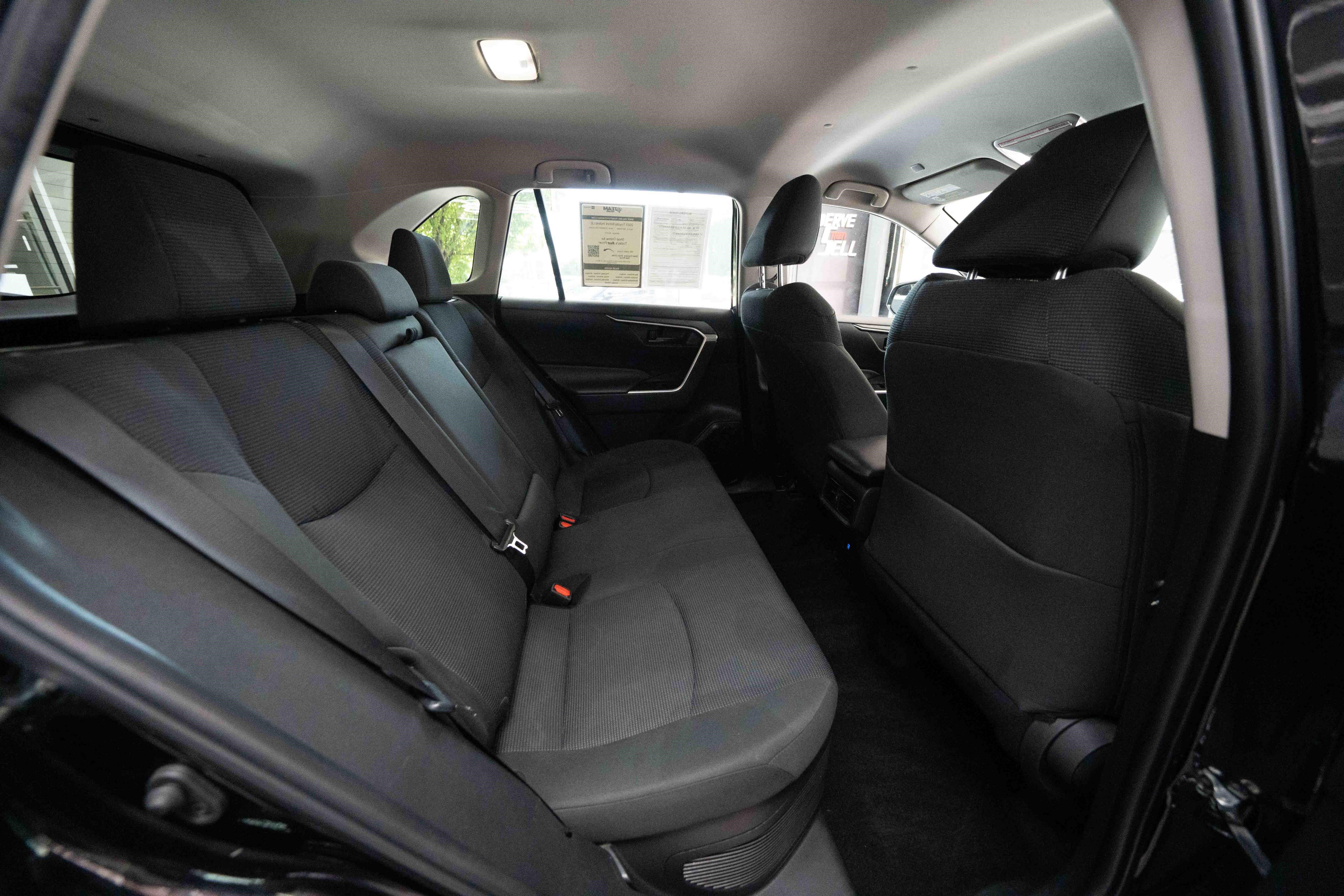 Used 2023 Toyota RAV4 LE AWD/4WD image 25